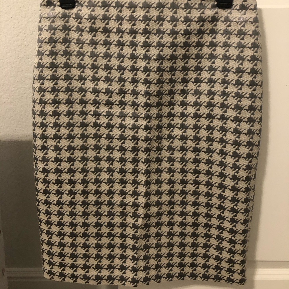 Grey pencil skirt